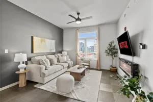 Pinnacle Heights 2Bdrm 3rd flr Near Walmart Amp Pool Fitness Center Yoga Studio Dog Spa - روجرز