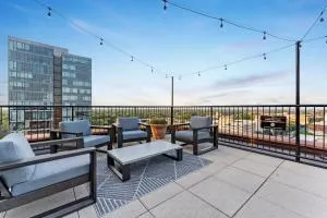 Oak Park Downtown King Bed Rooftop Fitness Center Top Flr City View - North Riverside