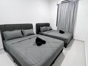 Senai 14pax The Joyous Home Pooltable nr Airport JPO by Ourstay