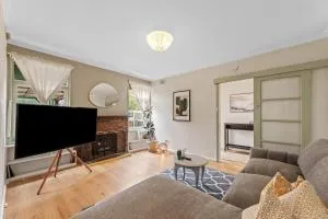 Family Treasure near Chadstone and Monash Uni - أوكلي