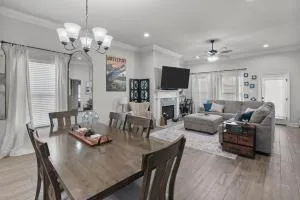 Zen House, a peaceful sanctuary in Shreveport, LA! Tv in each room - Flournoy