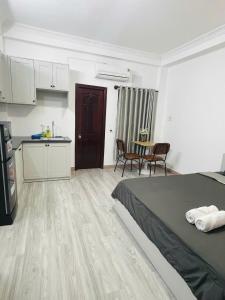 Night Owl - Thu Khoa Huan