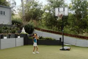 Stanley House -Lakeside Luxury for 10 Perfect for Wedding Groups and Guests - Cedarton