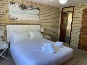 Beach Front Bliss - Luxurious 3 Bedroom Beachfront Apartment in Maroochydore