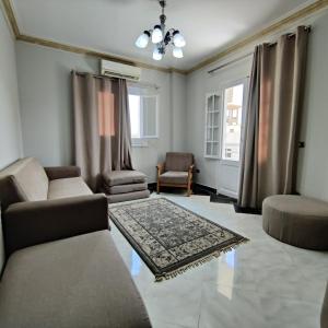 Downtown rooftop apartment, Lift