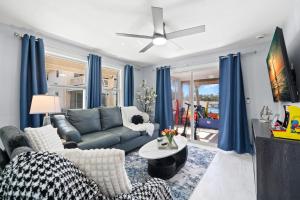 Manatee Key-Waterfront Minutes to Turtle Beach