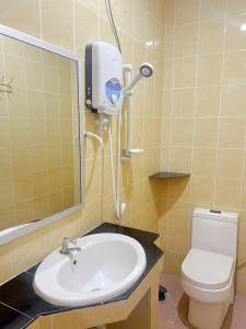 Queen room with private bathroom