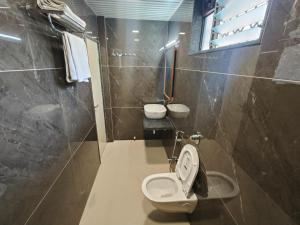 Hotel Triton - Near US Embassy - Hotel in Sion