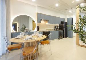 Lux 1BR Apt with BurjKhalifa Views in DowntownDubai