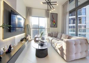 Lux 1BR Apt with BurjKhalifa Views in DowntownDubai