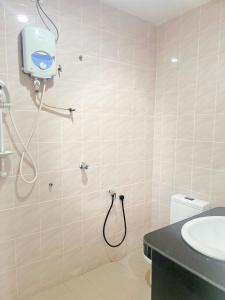 Triple room with private bathroom