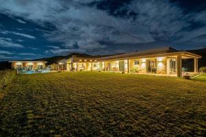 Mountainview Villa Suite in an 6-bedroom Villa