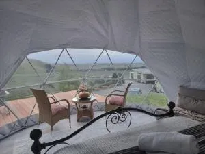 Witherhills Glamping Dome at Mountainview Villa - Lower Dashwood