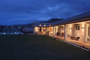 Cloudy Bay Suite in an 6-bedroom luxury villa