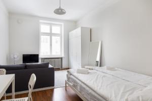 Tranquil City Studio, All Essentials, Seamless Check In