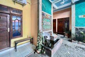 Raysha Luxury Guest House Mitra RedDoorz