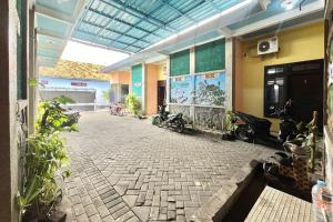 Raysha Luxury Guest House Mitra RedDoorz