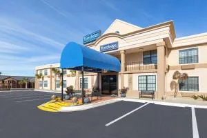 Travelodge by Wyndham Perry National Fairgrounds Area I-75 - Marshallville