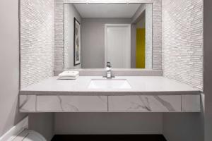 Super 8 by Wyndham Hazleton