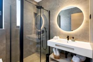 Fly Room - S3 - MPolo