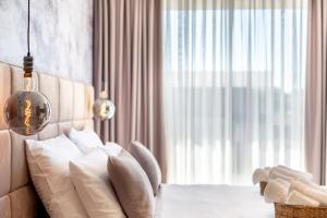 Fly Room - S5 - MPolo