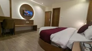 Hotel Silver Park - Ghātkopar