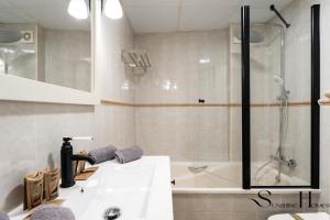 50 Meters from the Beach, 1 Bedroom with Parking