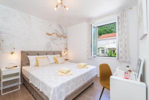 Apartment Anita - waterfront with sunbeds!