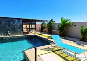 Modern luxury 4-Bedroom Villa with Private Pool, BBQ flic en flac - Cascavelle