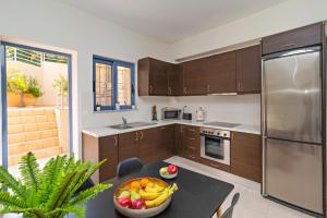 Villa Kimi -New listing with sea views!