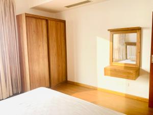 Monaara Lesuire Colombo 3