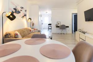 Lovely House By Mary SuperCentral and Parking