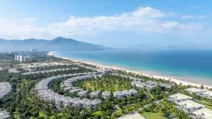 Meliá Vinpearl Cam Ranh Beach Resort - Xóm Cầu Hin