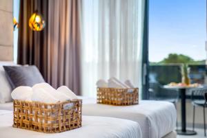 Fly Room - S7 - MPolo