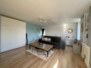 Refuge Côté Terre by Melrose