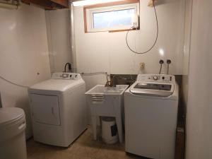 Kitchener -WLU BNB-Minutes To University of Waterloo, Conestoga College,Buses,Airport