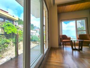 Luxury Inn by Stotrak Hotels