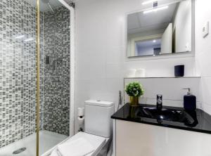 Modern Apt, 2 Minutes to Beach La Barceloneta, City Center