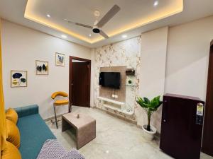 Home Escape Cozy 1BHK Apartment Mahalaxmi Nagar
