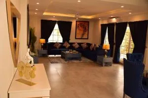 Tom's Luxury Hotel - Gaddar