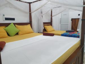 New Happy House Mirissa