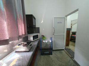 New Happy House Mirissa