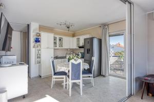 Apartment Burle with Balcony