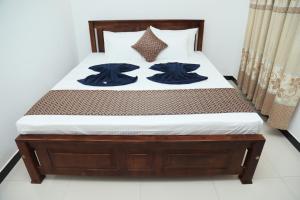 Crystal Wave Holiday Resort Polhena