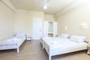 The Mayflower Studios & Apartments