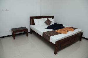 Crystal Wave Holiday Resort Polhena