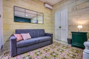 Authentic studio with Maltese Balcony in Bormla by 360 Estates - Taʼ Penza