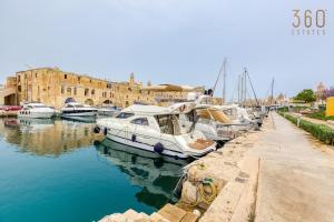 Authentic studio with Maltese Balcony in Bormla by 360 Estates