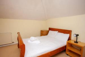 3 Bed Cottage Flat with Parking