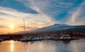 Casa Etna Sea immersa nel verde a 5 min a piedi dal mare tra Etna & Taormina